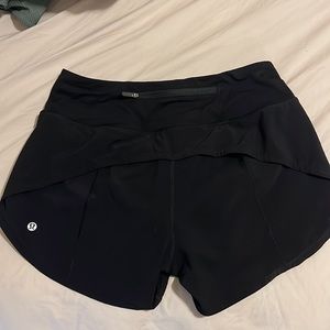 Black size 6 lululemon shorts